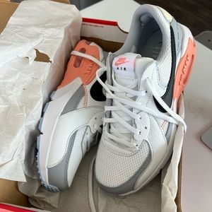 Brand New! Women’s air max excee sneaker size 8